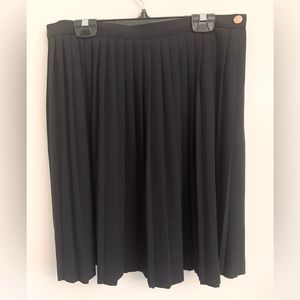 Liz Claiborne Pleated Skirt - Size 10p